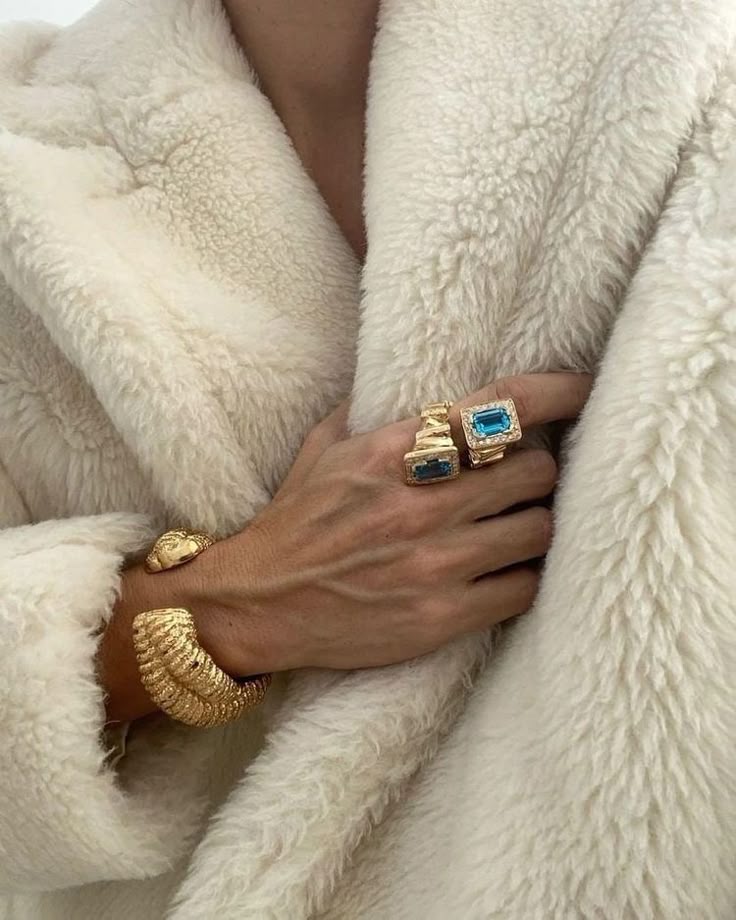 Throw it away: everything you need to know about vintage jewelry