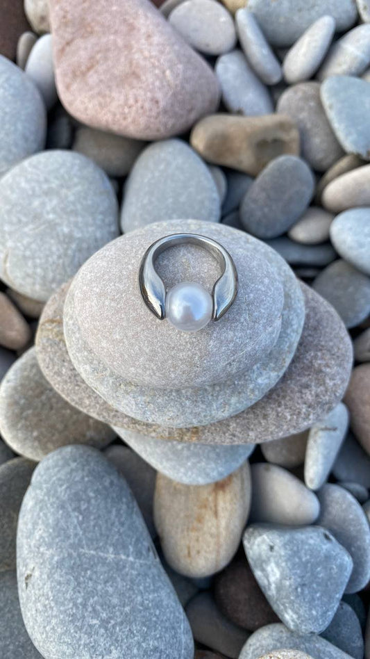 Silver Pearl of the Ocean