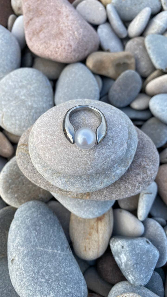 Silver Pearl of the Ocean